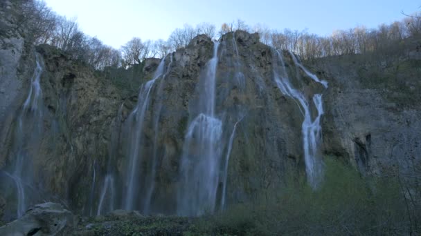 Wielki Wodospad Plitwickiego Parku — Wideo stockowe