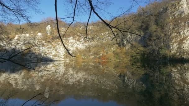 Pan Left Autumn Landscape Plitvice Park — Stock Video