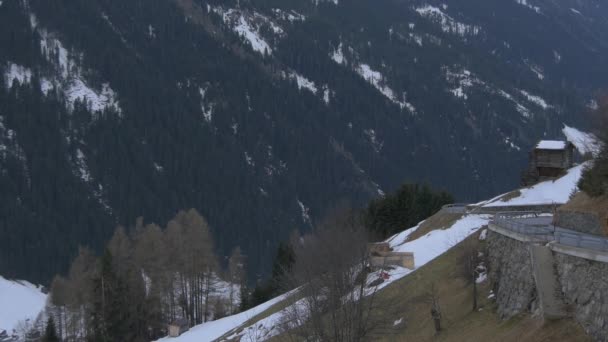 Weg Bos Ischgl — Stockvideo