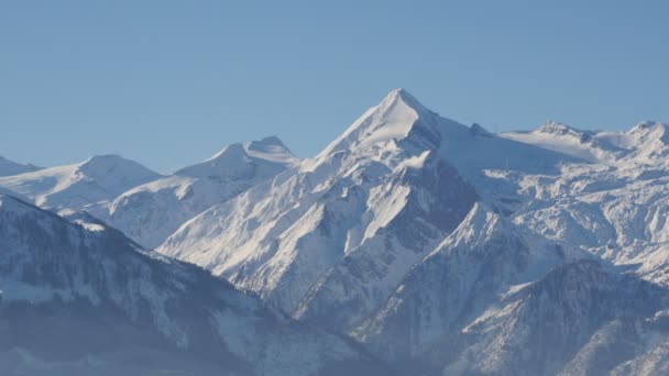 Panoramiczny Widok Góry Śniegiem — Wideo stockowe