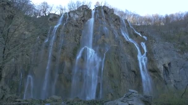 Grote Waterval Bij Nationaal Park Plitvice — Stockvideo