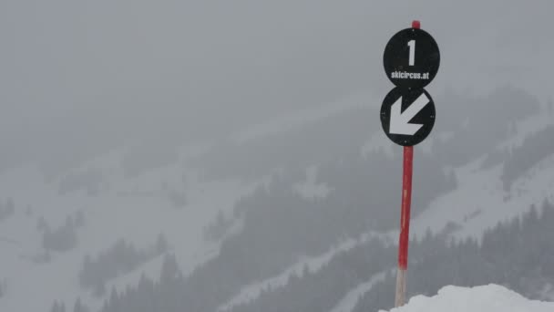 Black Ski Slope Sign — Stockvideo