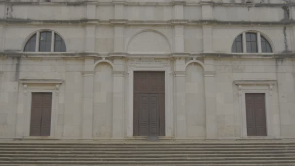 Toegang Tot Een Kerk Close — Stockvideo