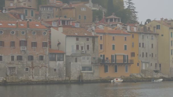 Över Byggnader Vid Havet — Stockvideo