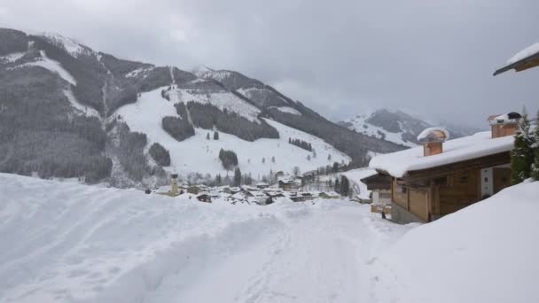 Saalbach Hinterglemm Visto Una Collina Durante Inverno — Video Stock