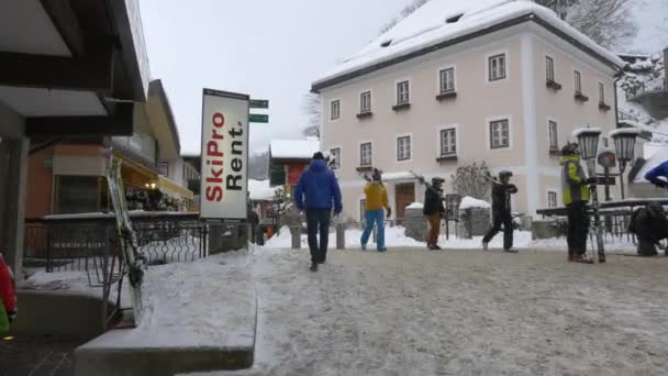 Malá Ulice Pokrytá Sněhem — Stock video
