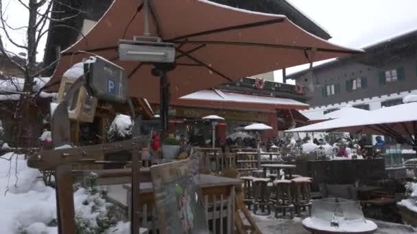 Ristorante All Aperto Durante Nevicate — Video Stock