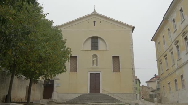Pequeña Iglesia Novigrad — Vídeo de stock