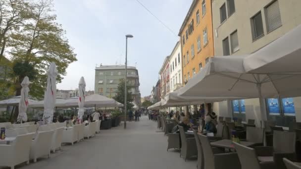 Pula Şehrindeki Açık Hava Restoranları — Stok video