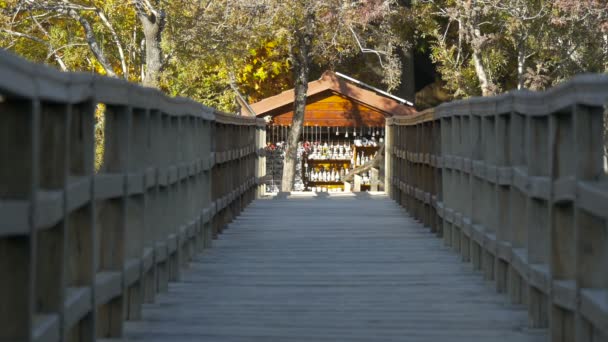 Drewniany Most Prowadzący Sklepu Pamiątkami — Wideo stockowe