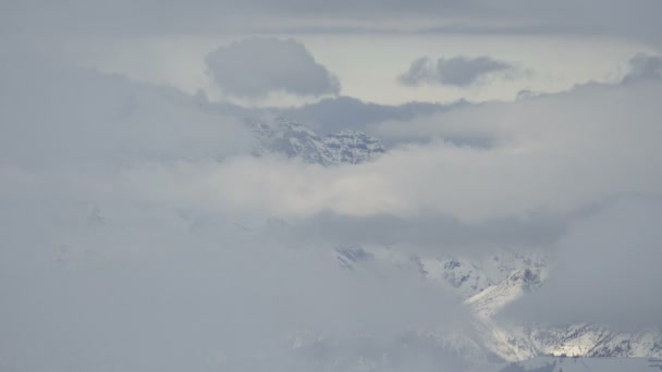 Vista Incrível Nuvens Cobrindo Montanhas — Vídeo de Stock