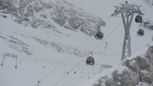 Teleféricos Estacionarios Estación Esquí Kitzsteinhorn — Vídeos de Stock