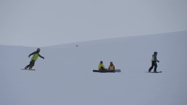 Snowboarding Και Σκι Ταξιδιωτική Έννοια — Αρχείο Βίντεο