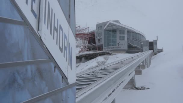 Kitzsteinhorn Kayak Merkezinde Füniküler — Stok video