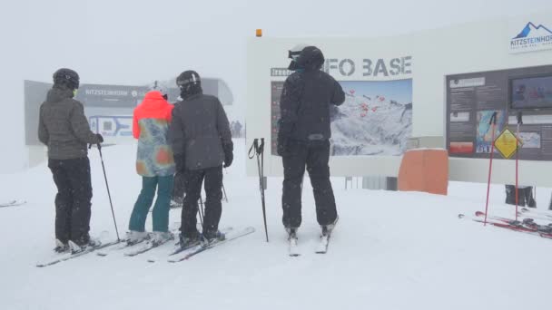 Der Nähe Der Infobasis Skigebiet Kitzsteinhorn — Stockvideo