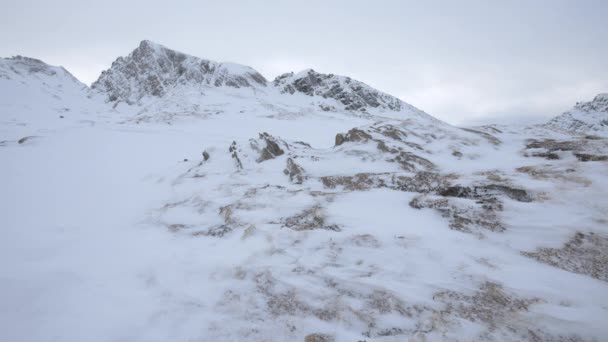 Acantilados Cubiertos Nieve — Vídeo de stock