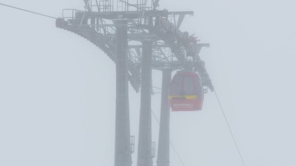 Gondola Lifts Riding Seen Mist — Stock Video