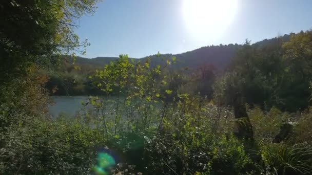 Aurinkoinen Päivä Krkan Kansallispuistossa — kuvapankkivideo