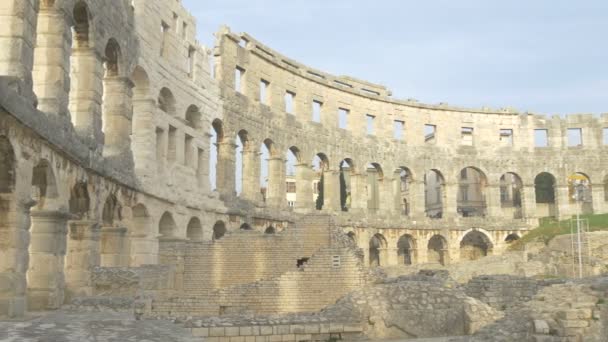 Het Romeinse Amfitheater Van Binnenuit Gezien — Stockvideo
