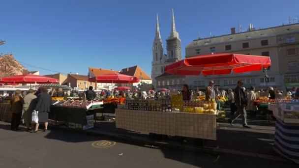 Marché Alimentaire Sur Une Place Ville — Video