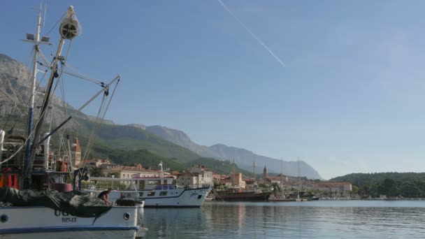 Barcos Anclados Puerto Makarska — Vídeo de stock