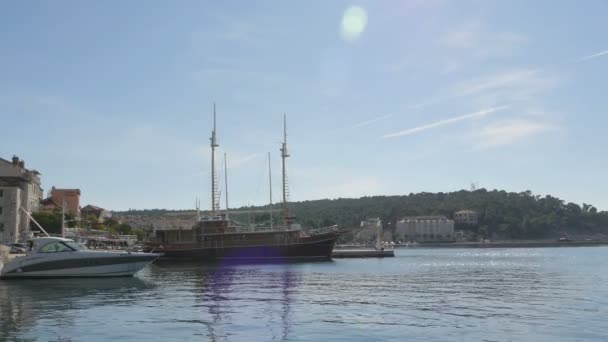 Blick Von Rechts Auf Den Seehafen Mit Schiffen — Stockvideo