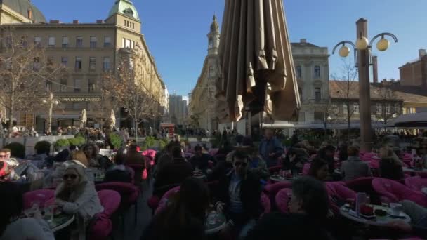 Pessoas Relaxando Café Livre — Vídeo de Stock