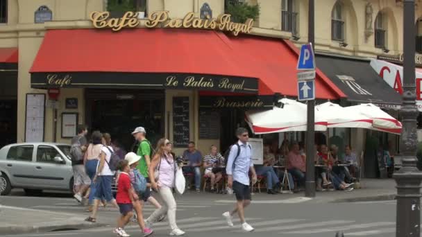 Café Palais Royal Una Esquina Calle — Vídeo de stock