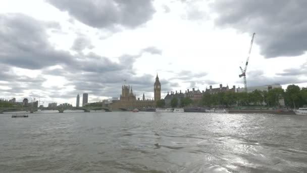 泰晤士河流经伦敦 — 图库视频影像