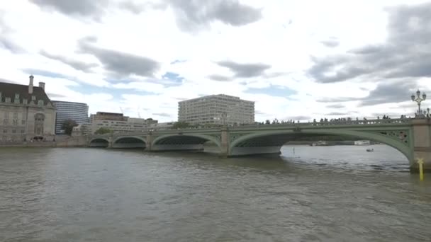Γέφυρα Westminster Πάνω Από Τον Ποταμό Τάμεση — Αρχείο Βίντεο