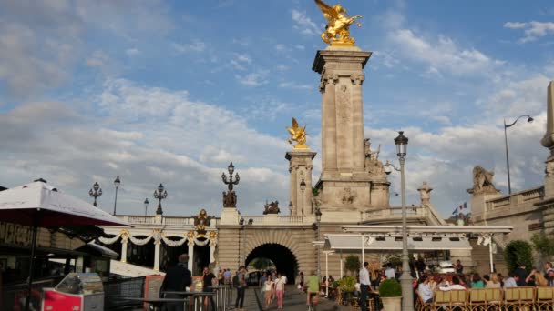 Estátuas Cavalo Dourado Pont Alexandre Iii — Vídeo de Stock