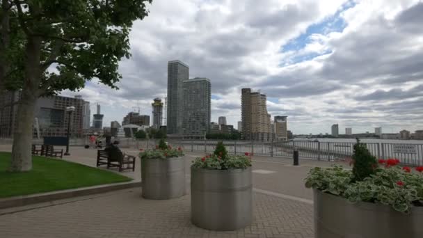 Waterfront Στο Canary Wharf Λονδίνο — Αρχείο Βίντεο