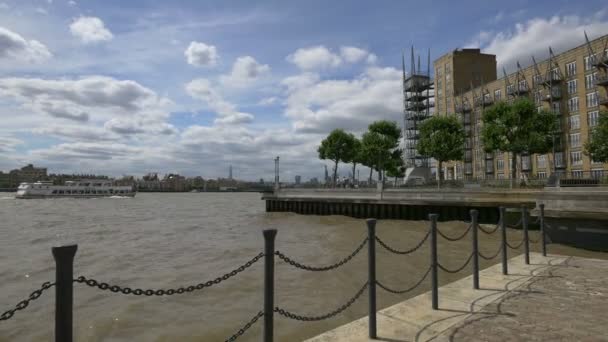 テムズ川 ロンドン 旅行のコンセプト — ストック動画