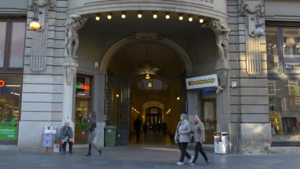 Zagreb Deki Privredna Banka Girişi — Stok video