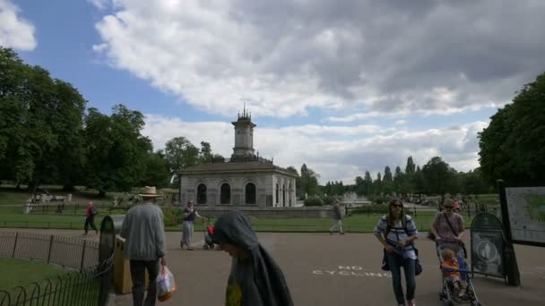 Adulti Bambini Visitano Giardini Italiani — Video Stock