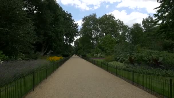 Steeg Kensington Gardens Londen — Stockvideo
