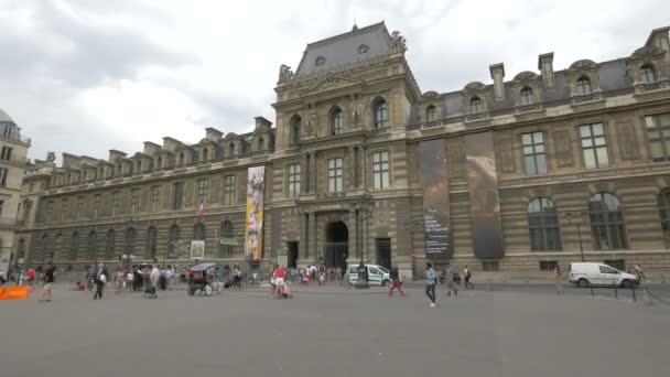 Fasáda Musee Louvre Paříži — Stock video