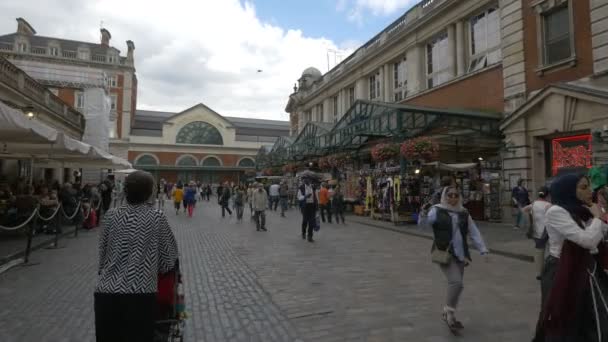 Turistas Caminando Covent Garden Londres — Vídeo de stock