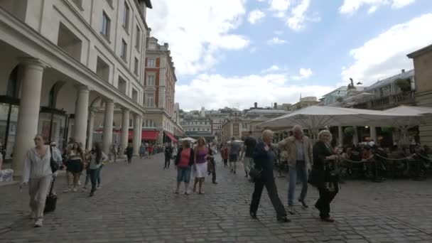 Toeristen Wandelen Covent Garden Street — Stockvideo