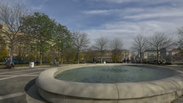 萨格勒布Zrinjevac公园的一个喷泉 — 图库视频影像