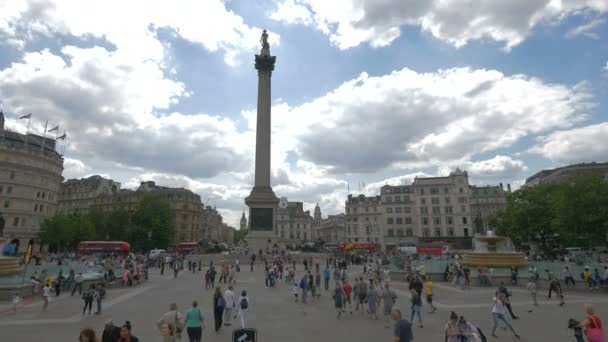 Turisti Trafalgar Square Londra — Video Stock