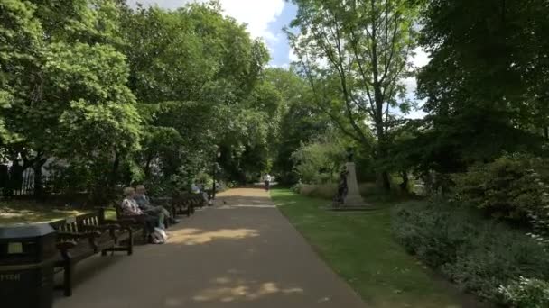 Callejón Victoria Embankment Gardens — Vídeos de Stock