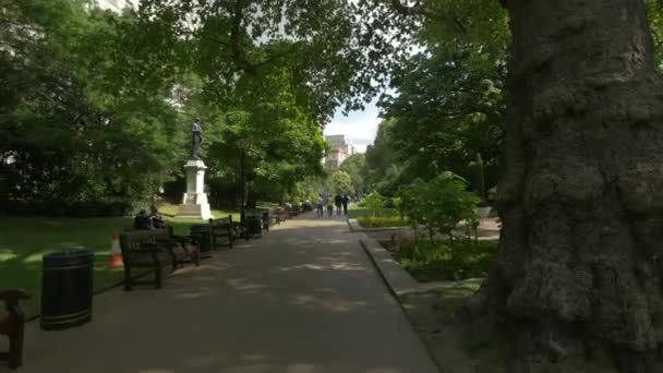 Callejón Victoria Embankment Gardens Londres — Vídeos de Stock