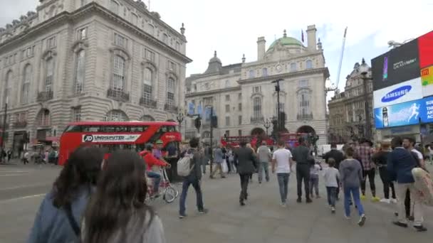 Piccadilly Circus Στο Λονδίνο — Αρχείο Βίντεο