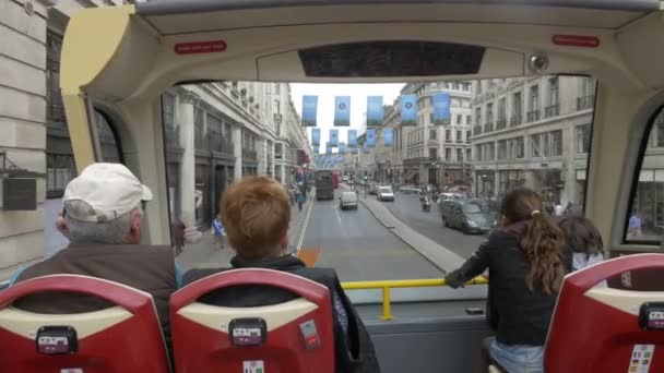 Turistas Visitando Londres Autobús Turístico — Vídeos de Stock