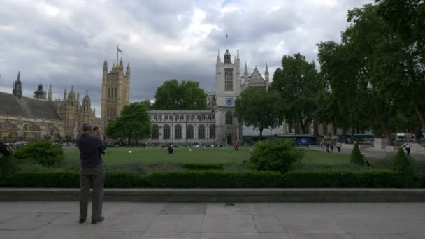 Margaret Church Und Westminster Palace — Stockvideo