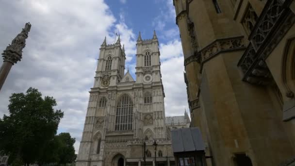Låg Vinkel Den Berömda Westminster Abbey — Stockvideo