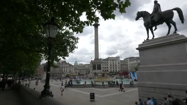 乔治四世国王雕像和纳尔逊柱 — 图库视频影像