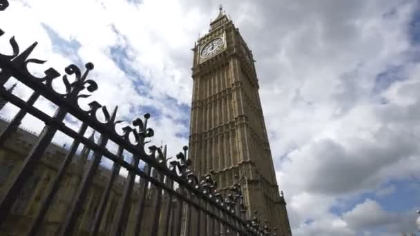 Niedriger Winkel Des Big Ben London — Stockvideo