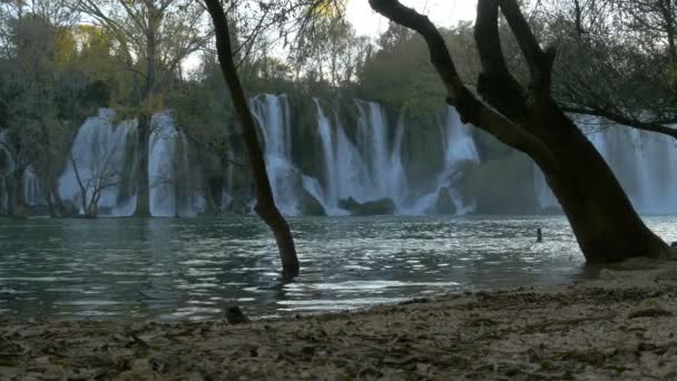 Cascade Kravice Vue Rive — Video